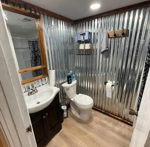 Modern & Chic Xl W Ez Airport Access *