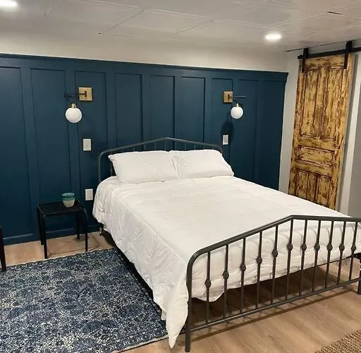 Modern & Chic Xl W Ez Airport Access *