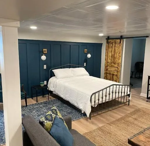 Modern & Chic Xl W Ez Airport Access Apartment *