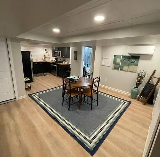 Modern & Chic Xl W Ez Airport Access *